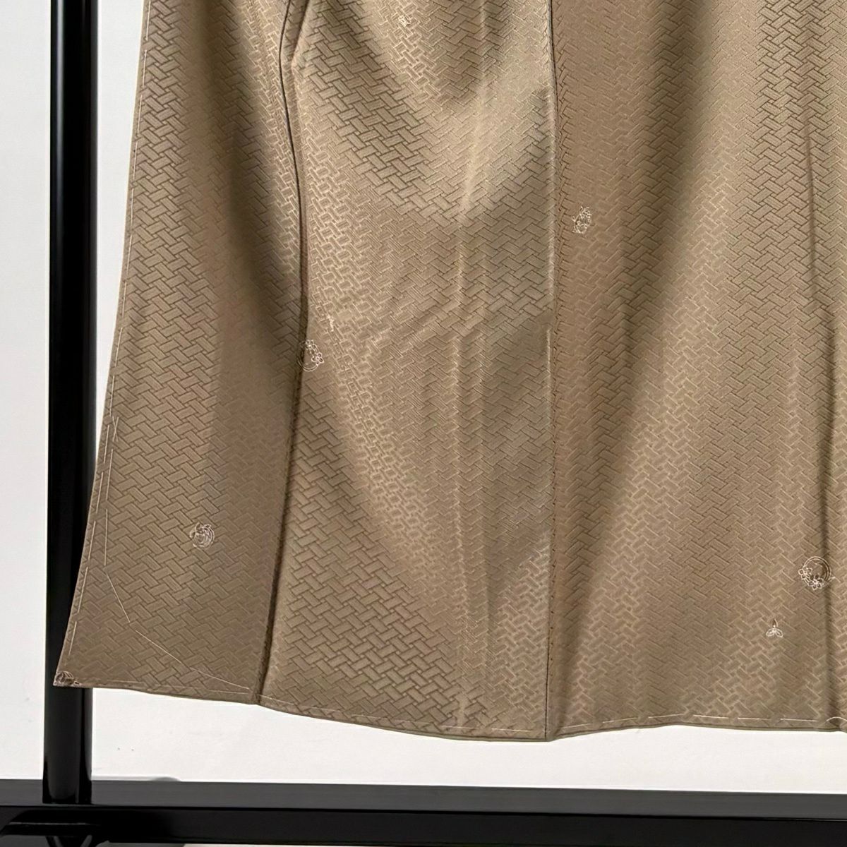 【美品】 小紋 身長150cm 袖長64cm M 雙層 花丸紋 地紋 金彩裝飾 薄茶 純蠶絲 秀品級 一つ紋