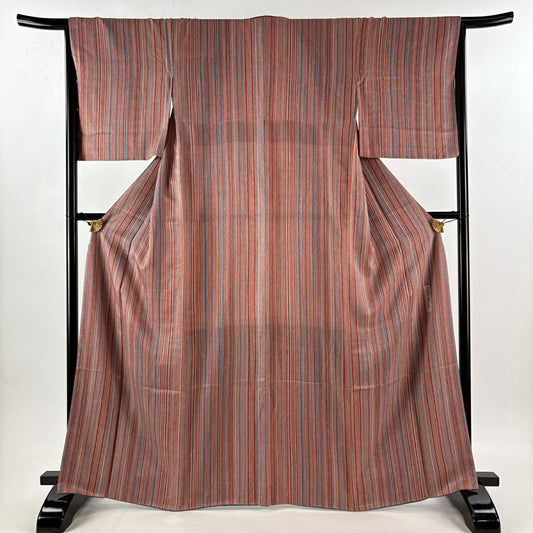 【美品】 小紋 身長168cm 袖長65cm M 雙層 二代目更喜 落款あり 縱條紋 朱色 純蠶絲 秀品級