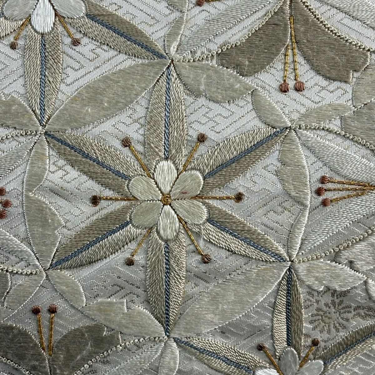 袋帶 逸品級 櫻花 刺繡 金線 灰白 お太鼓圖案 純蠶絲