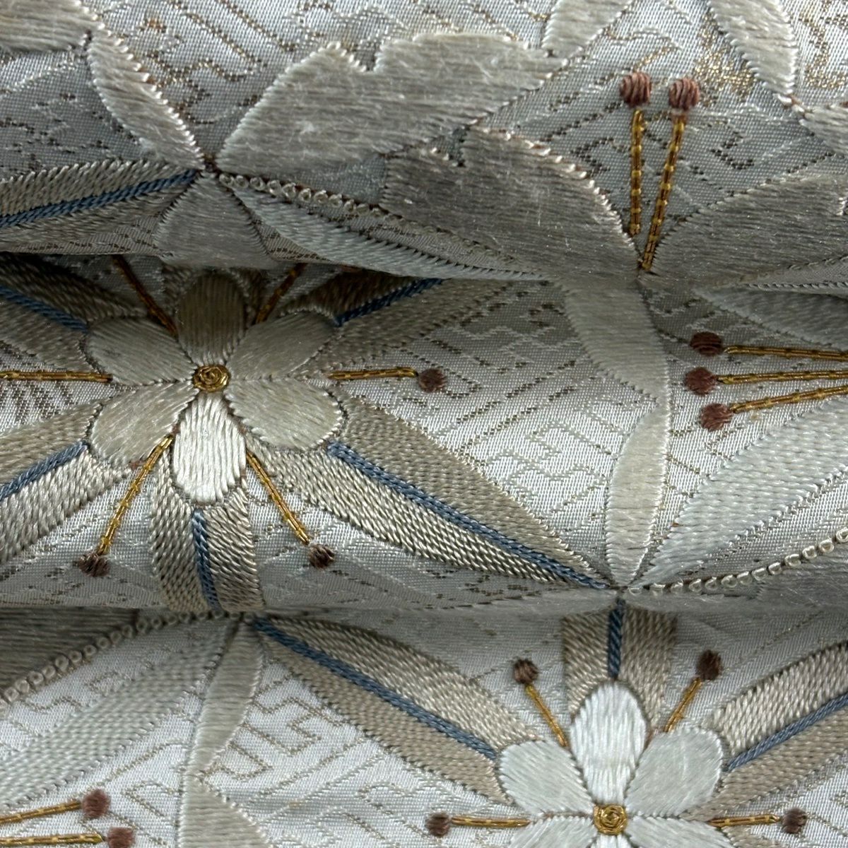 袋帶 逸品級 櫻花 刺繡 金線 灰白 お太鼓圖案 純蠶絲
