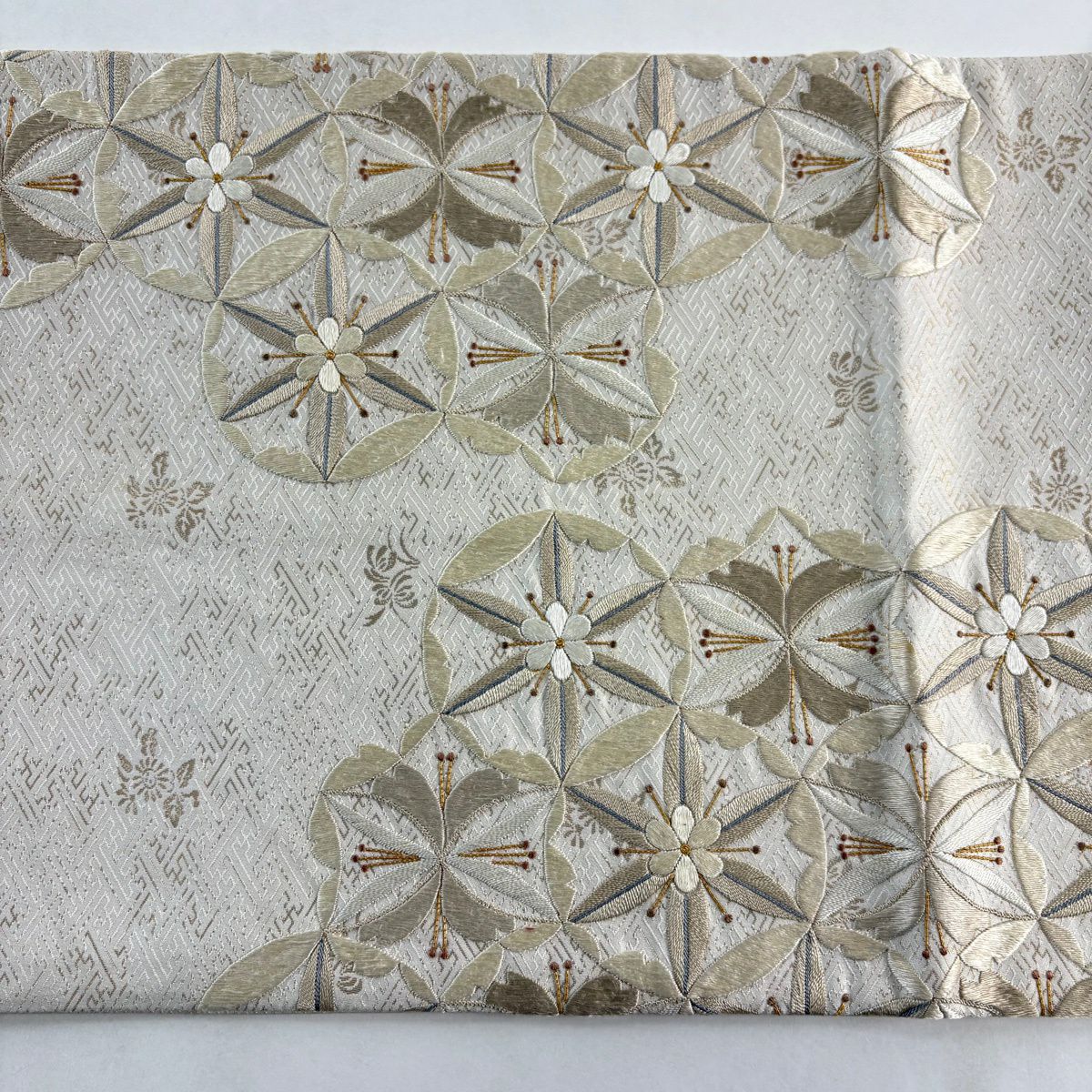 袋帶 逸品級 櫻花 刺繡 金線 灰白 お太鼓圖案 純蠶絲