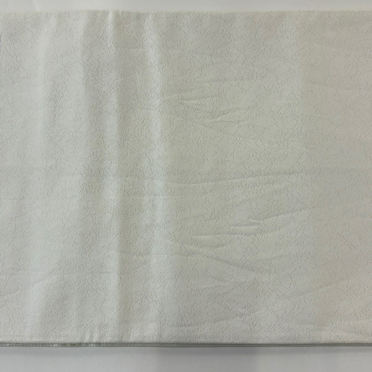 【美品】 袋帶 逸品級 藤本隆士 落款 唐草紋 松樹竹子梅花 螺鈿 銀線 白色 お太鼓圖案 純蠶絲