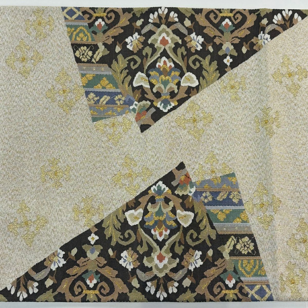 【美品】 袋帶 逸品級 草花紋 金糸 灰茶 お太鼓柄 純蠶絲