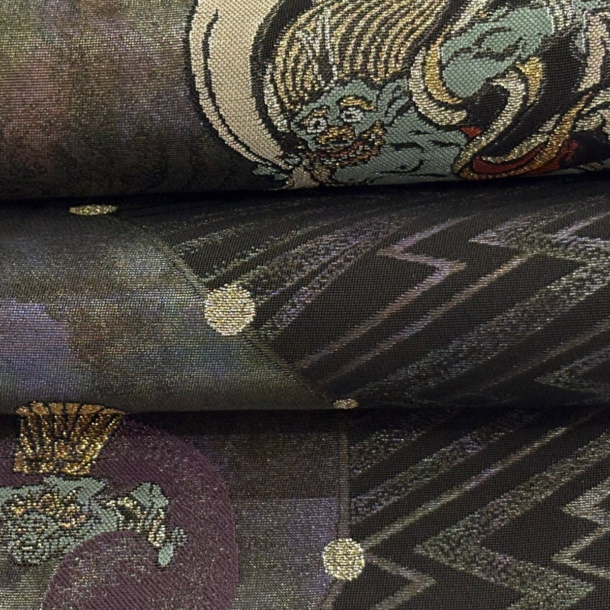 【美品】 袋帶 逸品級 風神雷神 幾何學圖案 金金箔 金色 六通 純蠶絲