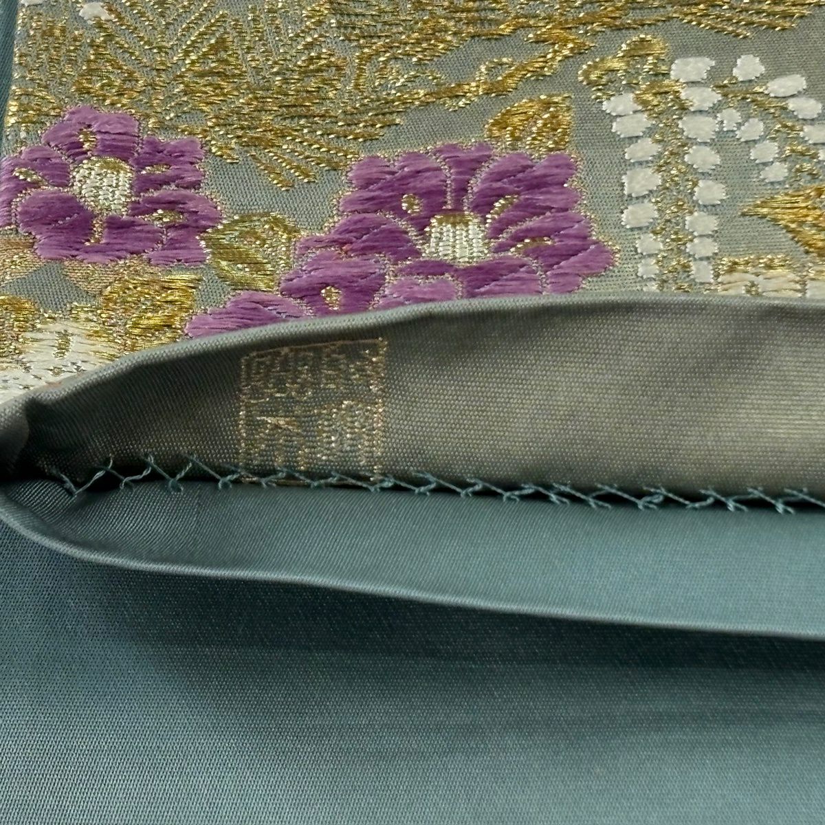 【美品】 袋帶 逸品級 じゅらく 落款あり 帝王紫 菊花 雲文 金糸 金金箔 薄綠 六通 純蠶絲