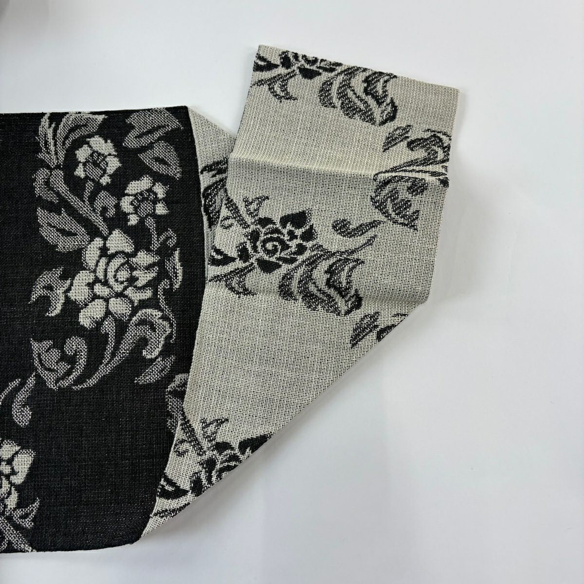 【美品】 名古屋帶 名品級 八寸名古屋帶 松樹葉仕立 花唐草紋 米色 純蠶絲