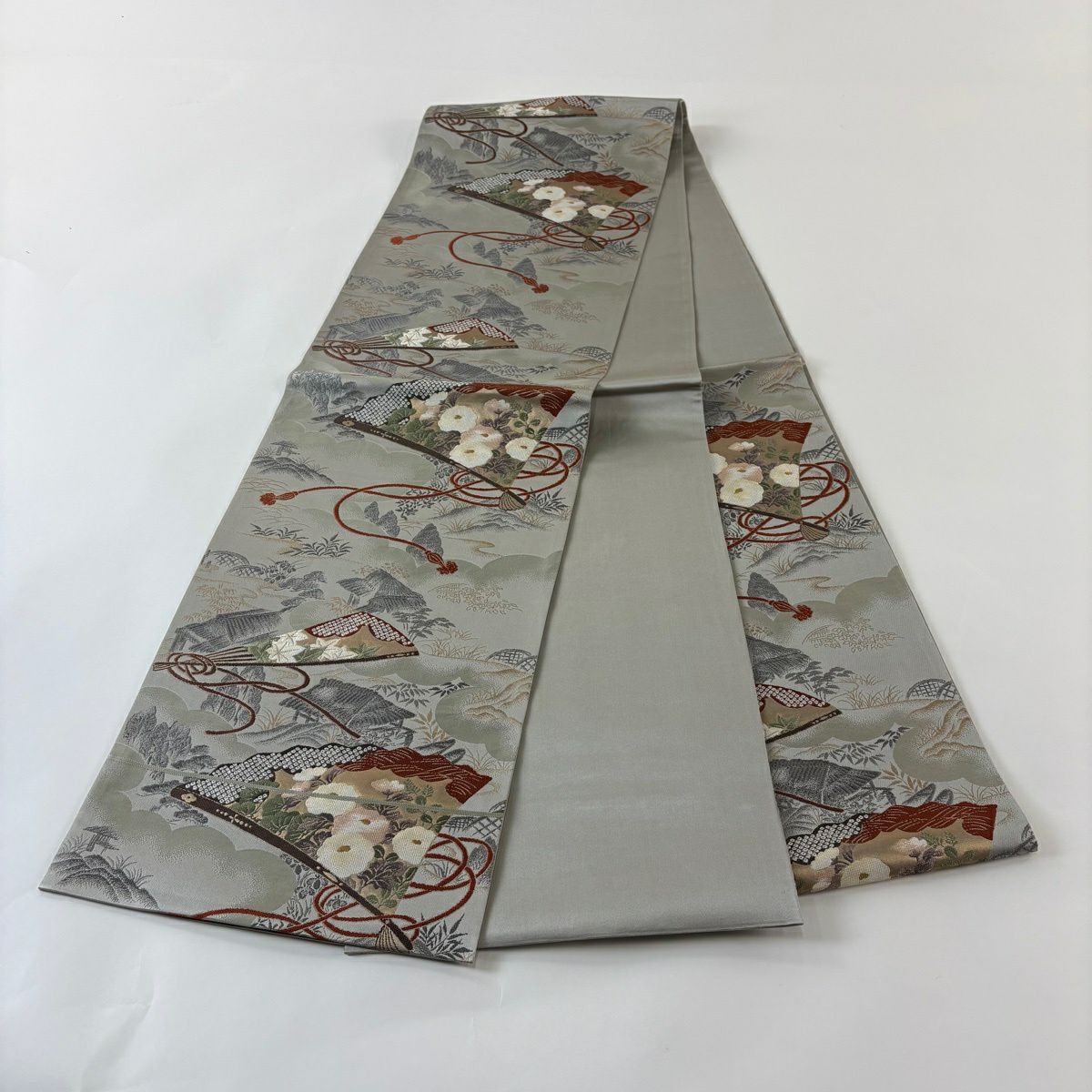 【美品】 袋帶 名品級 貝島春美 落款あり 綺麗 扇子 菊花 金金箔 灰色 六通 純蠶絲