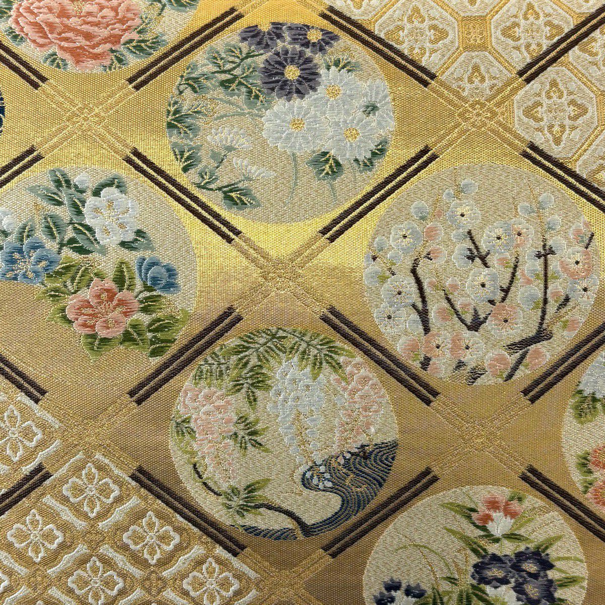 【美品】 袋帶 名品級 鈴乃屋 菱天井 草花紋 金糸 金金箔 金色 六通 純蠶絲