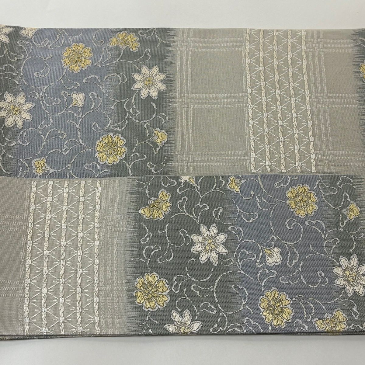 【美品】 袋帶 名品級 花唐草紋 縞 金絲 灰色 六通 純蠶絲