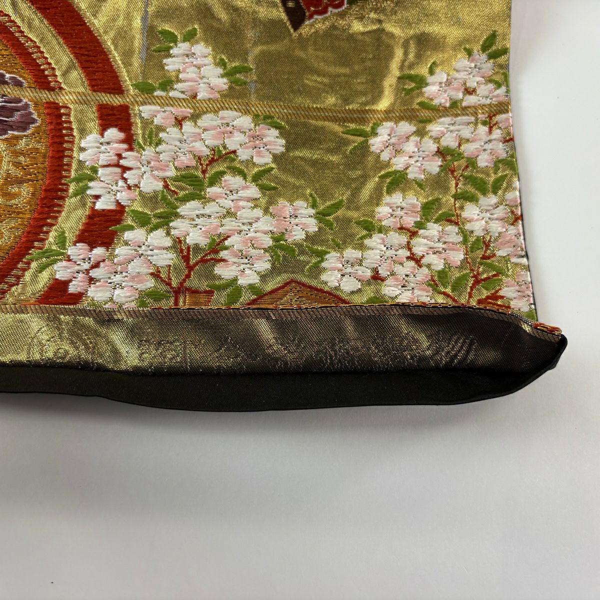 【美品】 袋帶 名品級 河合美術織物 落款あり 和樂器 華紋 唐織 金絲 金 六通 純蠶絲
