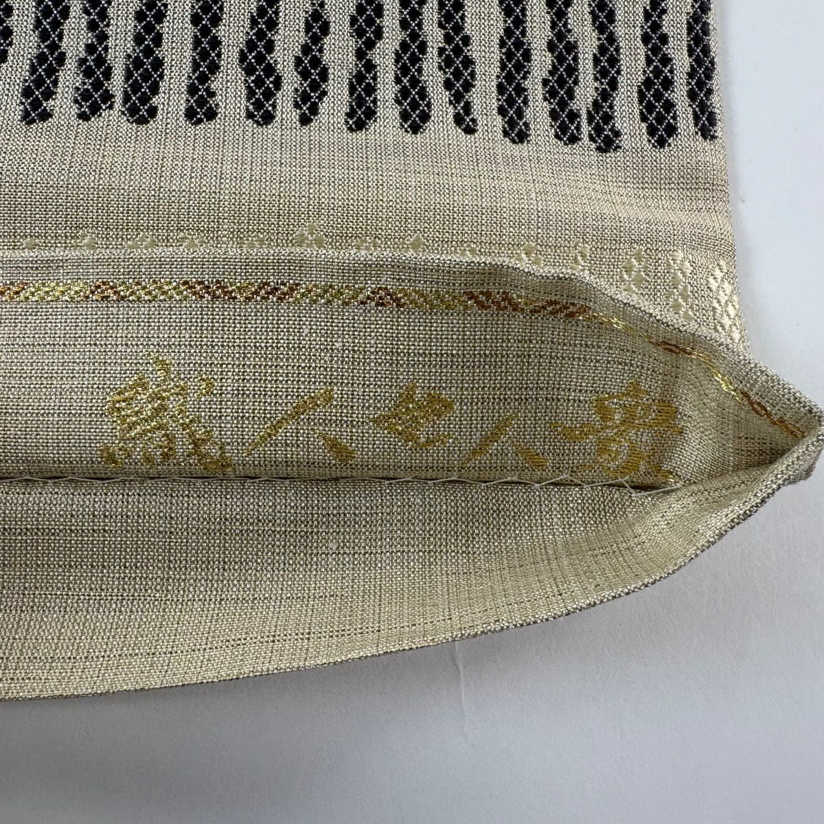 【美品】 袋帶 名品級 落款あり 織人七人衆 縞 金銀糸 米色 六通 純蠶絲