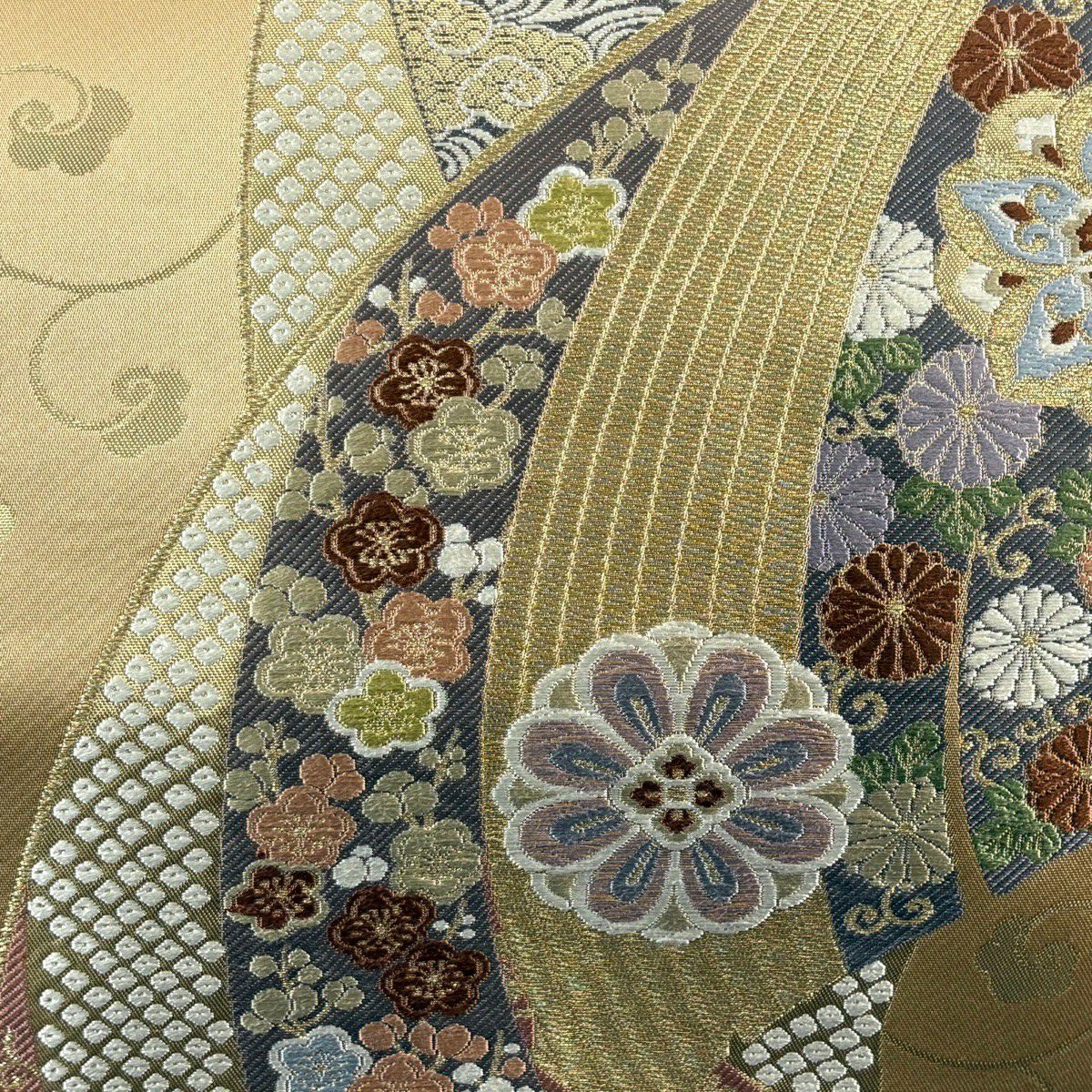 【美品】 袋帶 秀品級 落款あり 華紋 草花紋刺繡 金糸 薄茶 深藍色 六通 純蠶絲