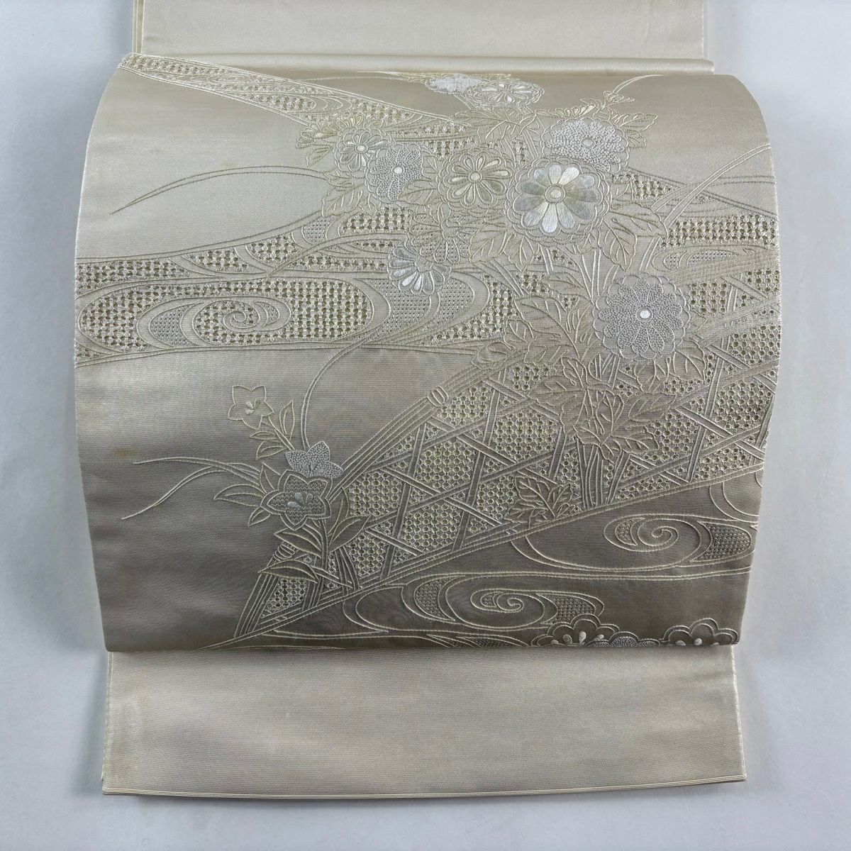 袋帶 秀品級 關西仕立 雛菊花 桔梗 刺繡 金金箔 米色 大鼓圖案 純蠶絲