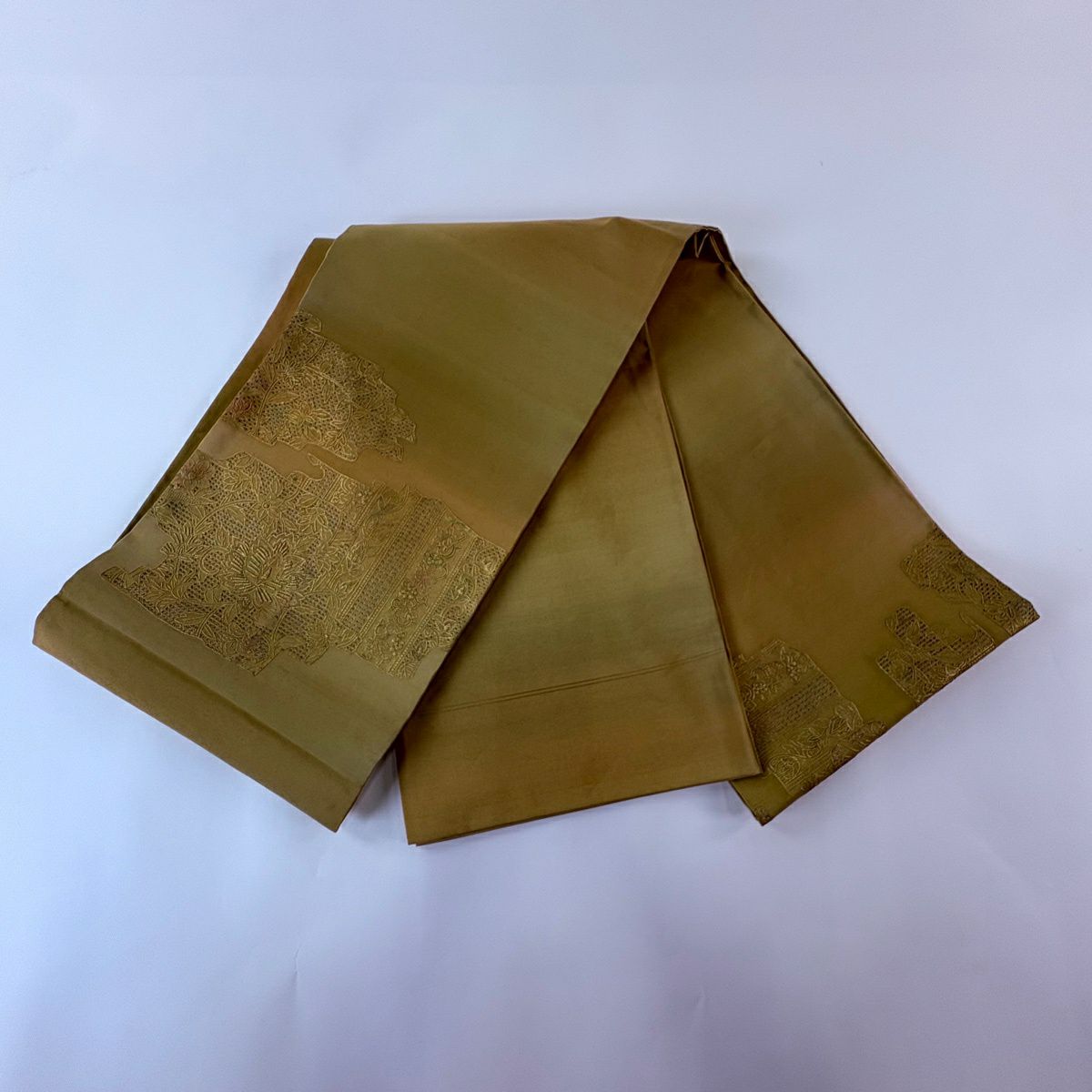 【美品】 袋帶 秀品級 草花紋紋 金糸刺繡 米色 お太鼓圖案 純蠶絲
