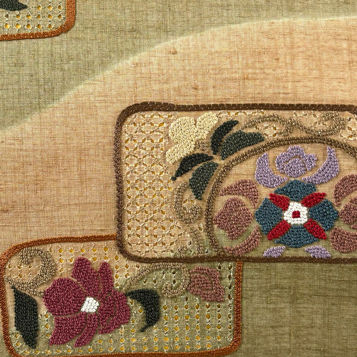 【美品】 開口名古屋帶 優品級 紬織織 草花紋紋 幾何學刺繡 灰綠 純蠶絲
