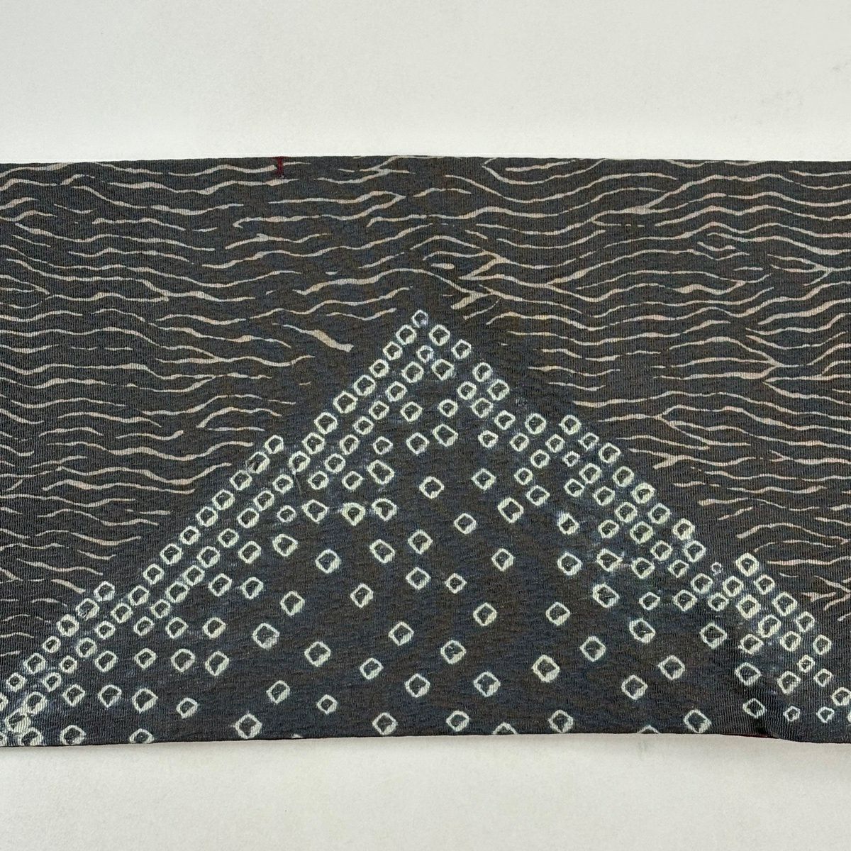 【美品】 名古屋帶 秀品級 幾何學 縮緬 灰 純蠶絲
