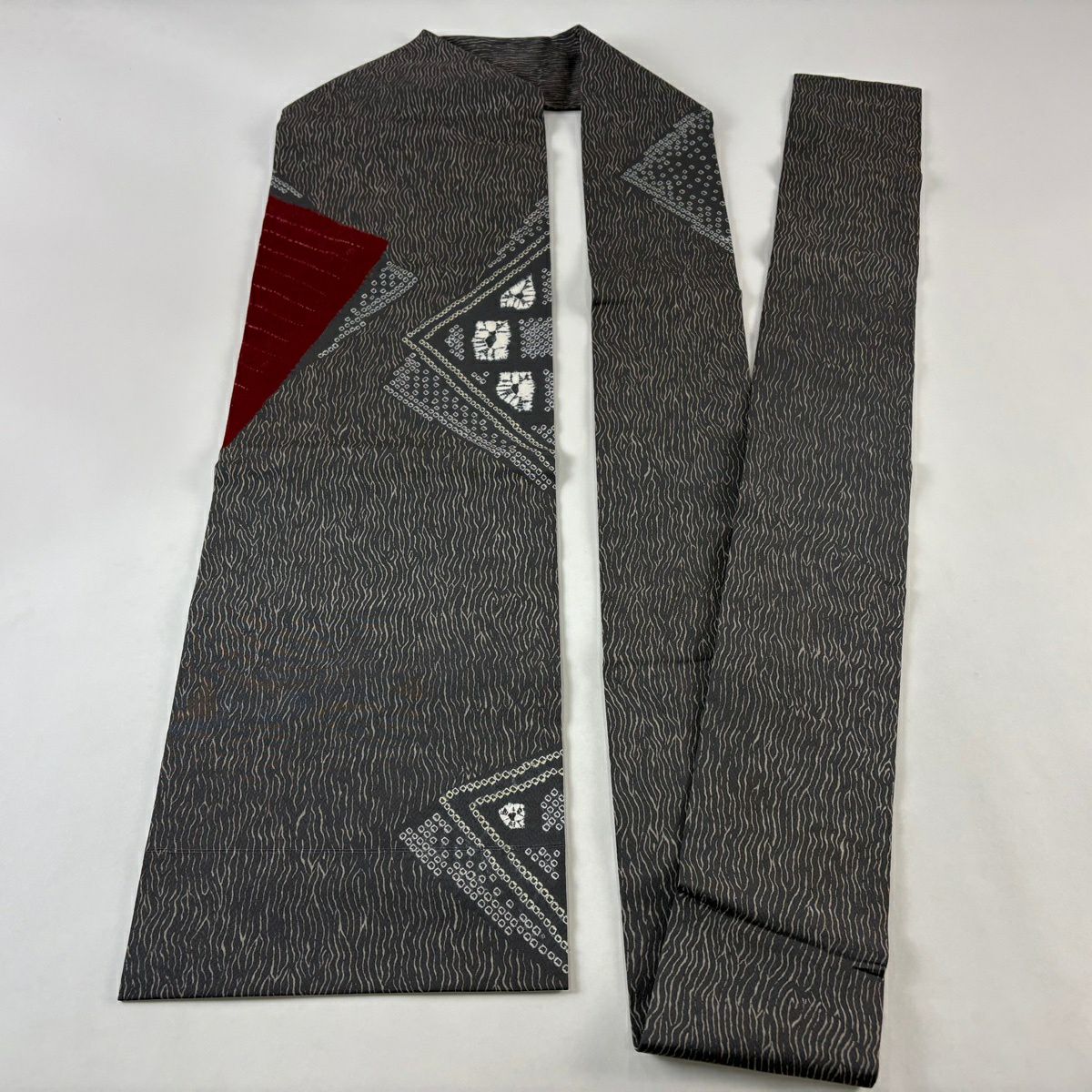 【美品】 名古屋帶 秀品級 幾何學 縮緬 灰 純蠶絲