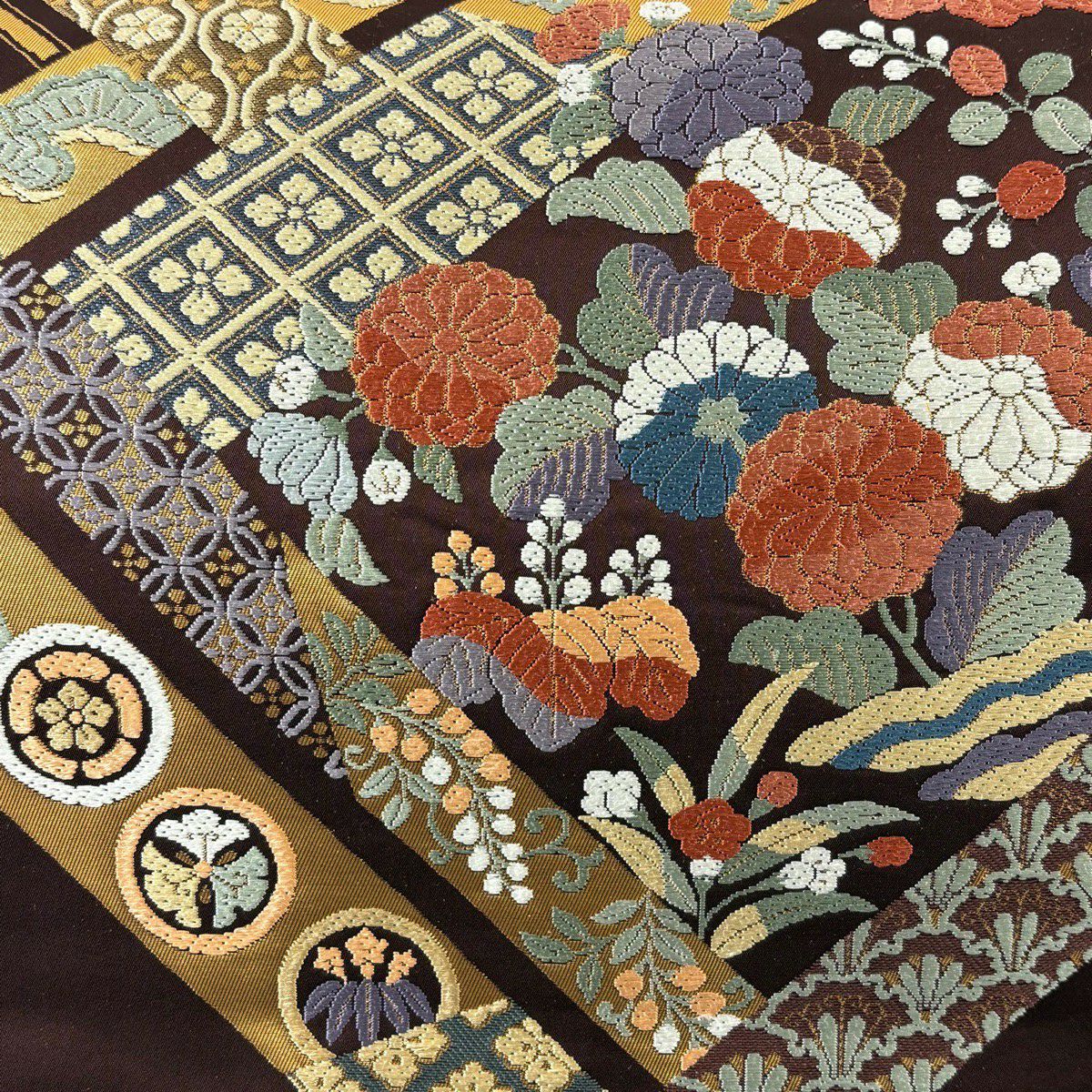 【美品】 袋帶 秀品級 草花紋 花菱 唐織 金金箔 焦茶 六通 純蠶絲