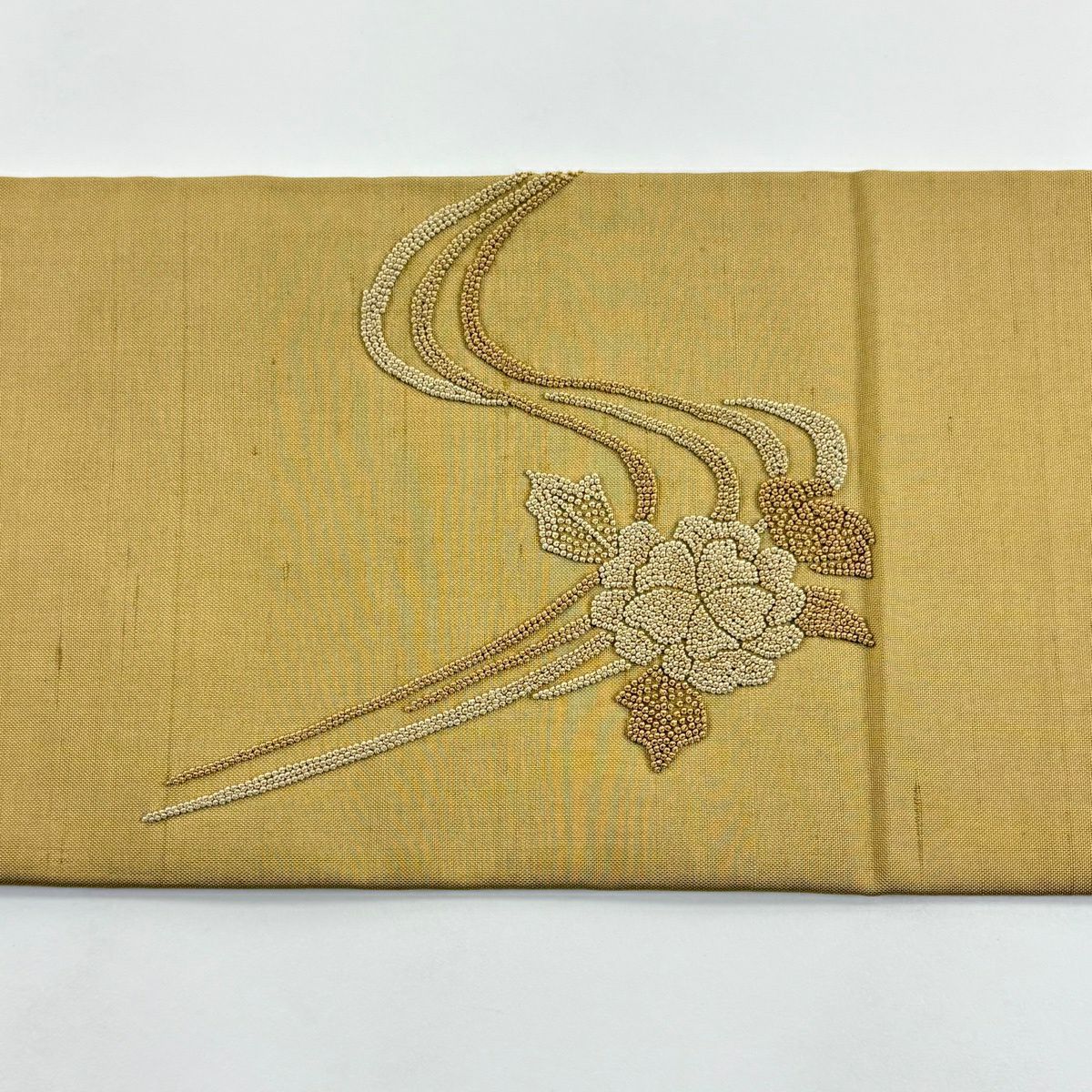名古屋帶 秀品級 紬織織 草花紋紋 流水 相良刺繡 薄黃土 純蠶絲