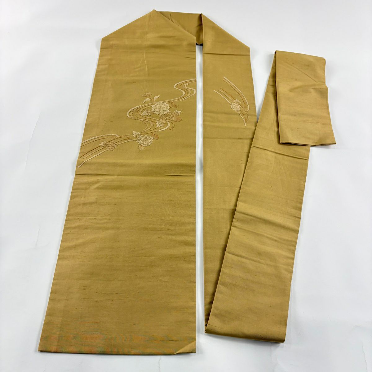 名古屋帶 秀品級 紬織織 草花紋紋 流水 相良刺繡 薄黃土 純蠶絲