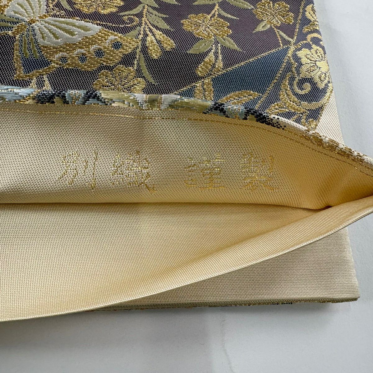 【美品】 袋帶 秀品級 華紋 尾長鳥 金絲 金金箔 米色 六通 純蠶絲