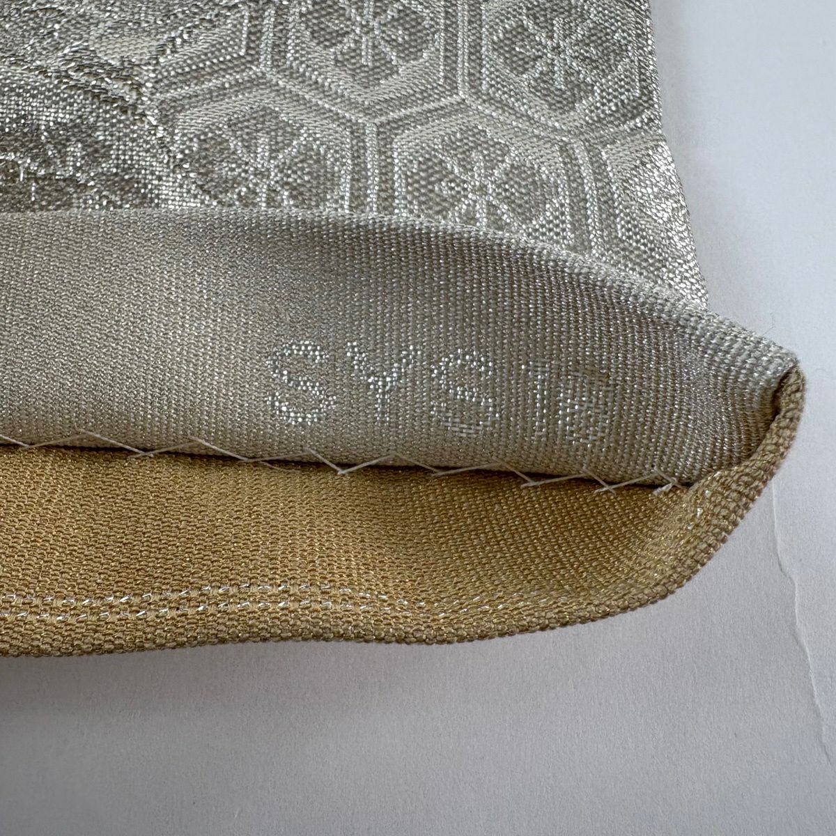 【美品】 袋帶 秀品級 落款あり 關西仕立 草花紋紋 龜甲 金銀彩 金金箔 灰白 六通 純蠶絲