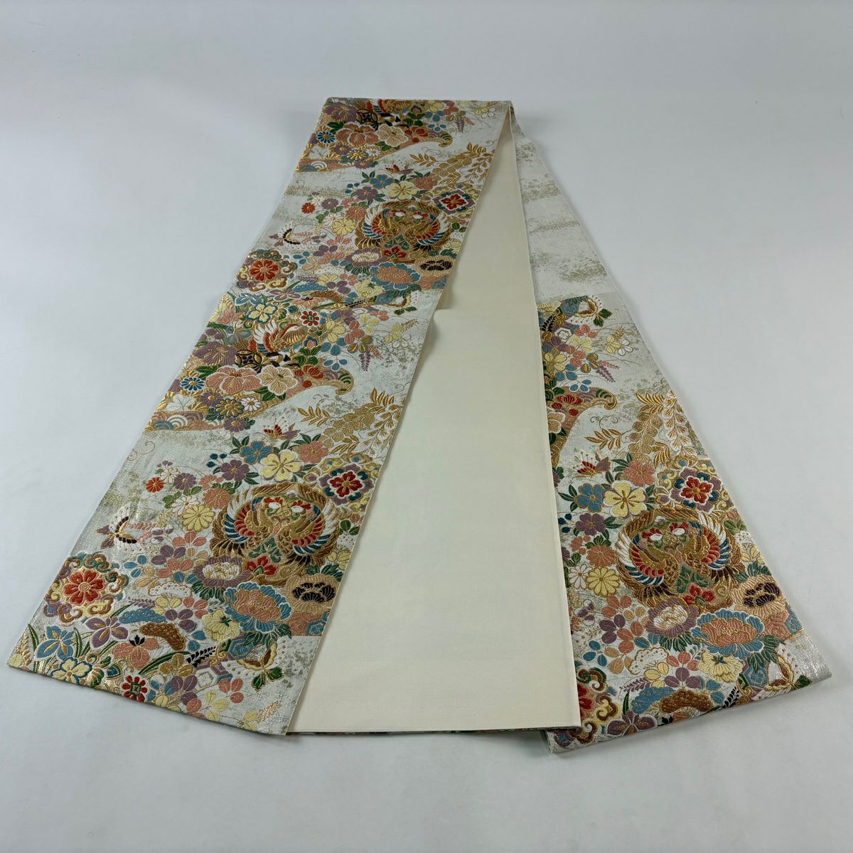 【美品】 袋帶 秀品級 國寶的紋樣 金金箔 金絲 白 六通 純蠶絲
