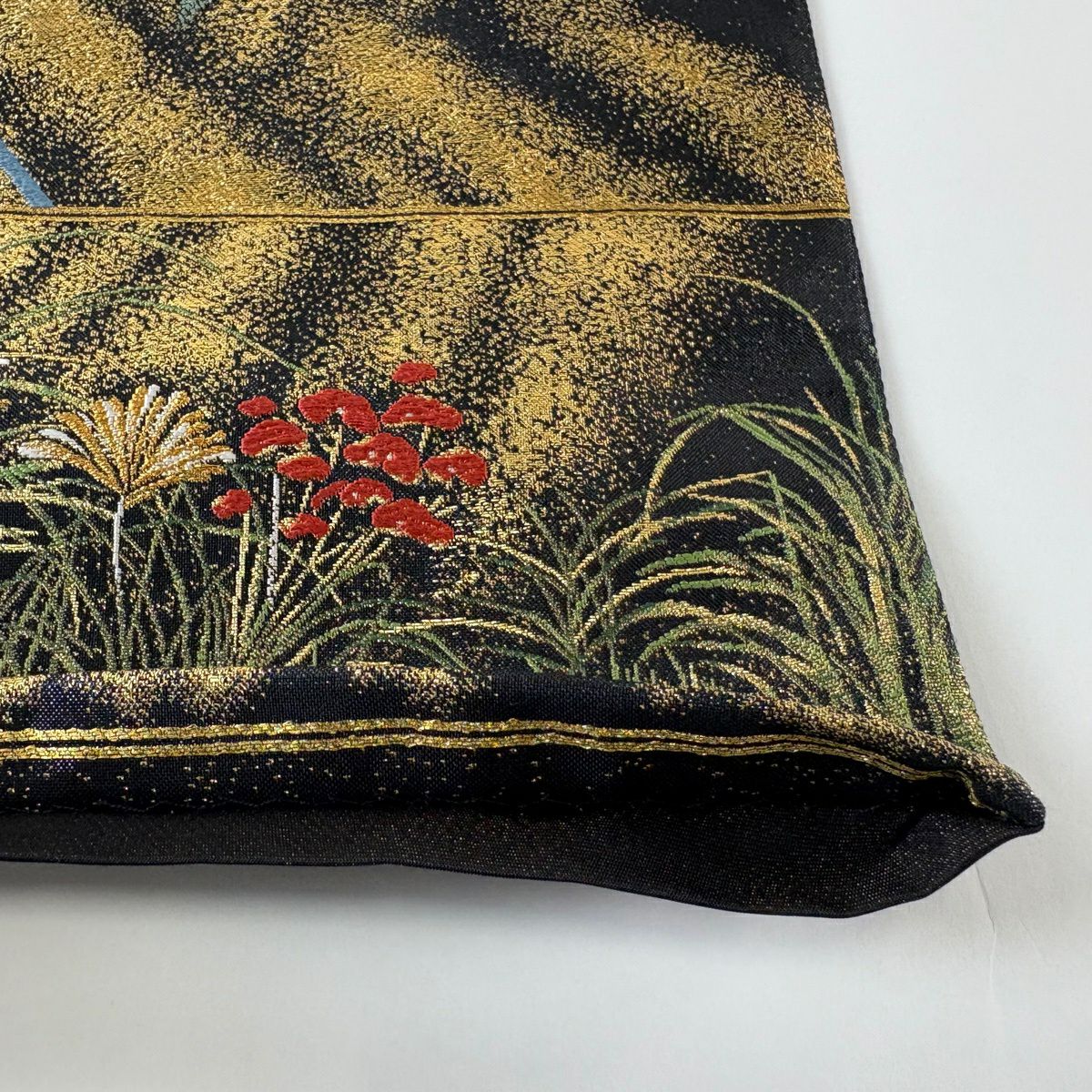 【美品】 袋帶 秀品級 斜紋 草花紋紋 金絲 金金箔 黑 六通 純蠶絲