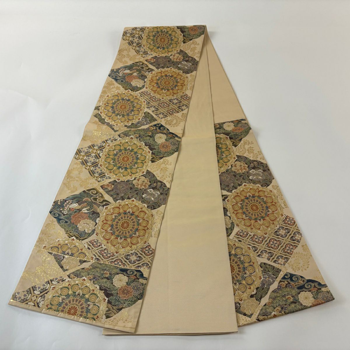 【美品】 袋帶 秀品級 關西仕立 西本願寺六葉華紋 金糸 金金箔 米色 六通 純蠶絲