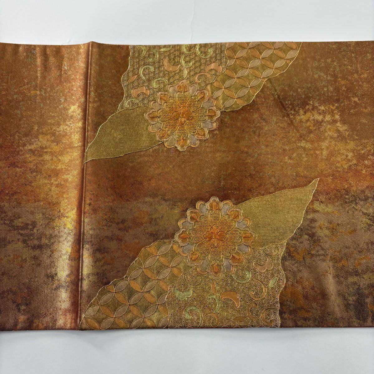 【美品】 袋帶 秀品級 華紋 花唐草紋 刺繡 金彩裝飾 橙色 大鼓圖案 純蠶絲