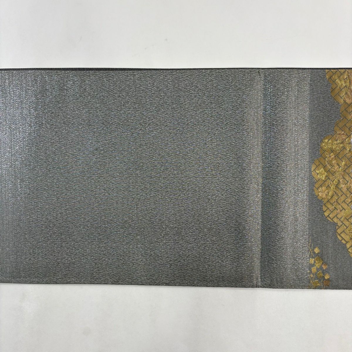 【美品】 袋帶 秀品級 雲文 寶盡くし 金金箔 灰色 六通 純蠶絲