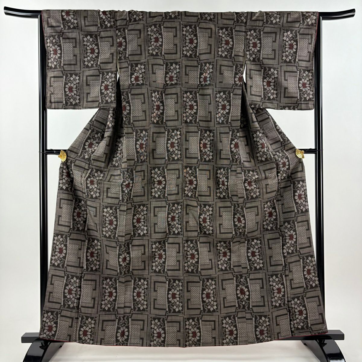 【美品】 大島織 身長161cm 袖長65.5cm M 雙層 純泥染 證書附帶 花唐草紋 斜格子 焦茶 金銀彩 純蠶絲 優品級