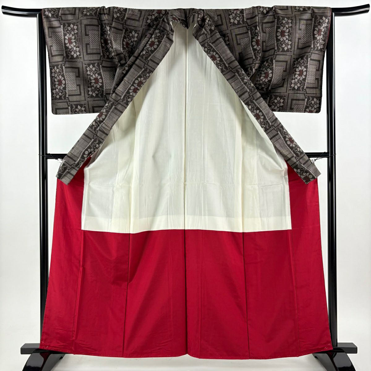 【美品】 大島織 身長161cm 袖長65.5cm M 雙層 純泥染 證書附帶 花唐草紋 斜格子 焦茶 金銀彩 純蠶絲 優品級