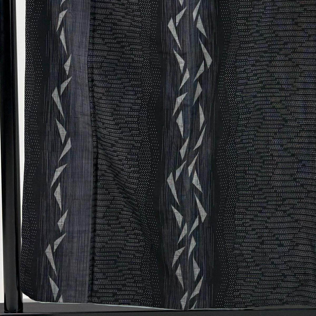 【美品】 紬織 身長158.5cm 袖長66cm M 雙層 大和 龜甲絣 幾何學圖案 黑灰 純蠶絲 優品級