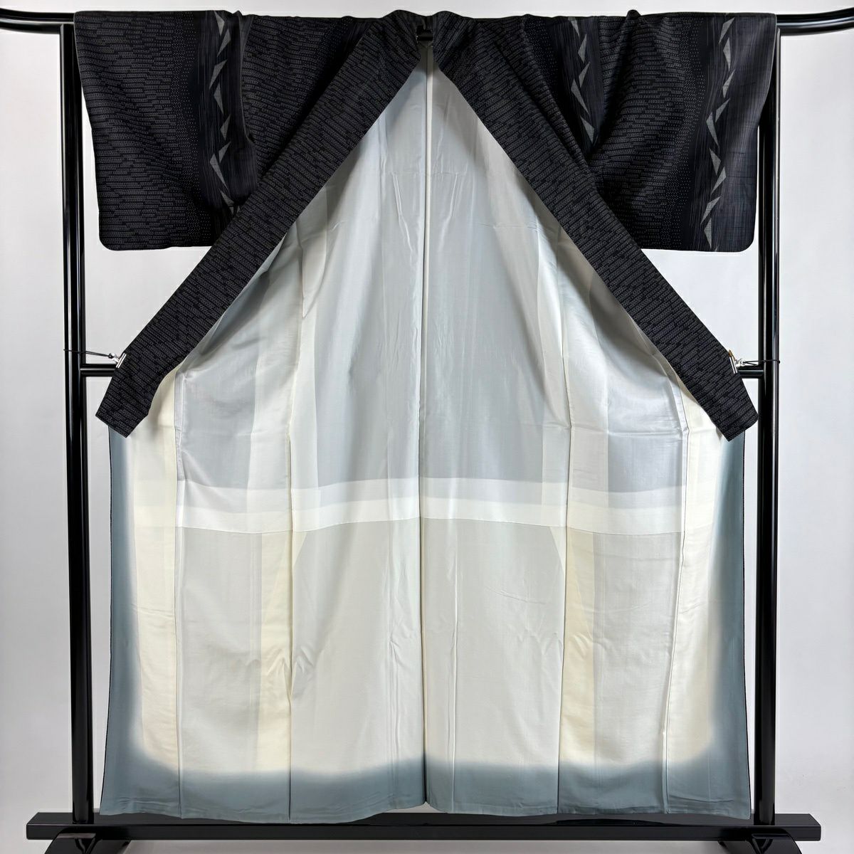 【美品】 紬織 身長158.5cm 袖長66cm M 雙層 大和 龜甲絣 幾何學圖案 黑灰 純蠶絲 優品級