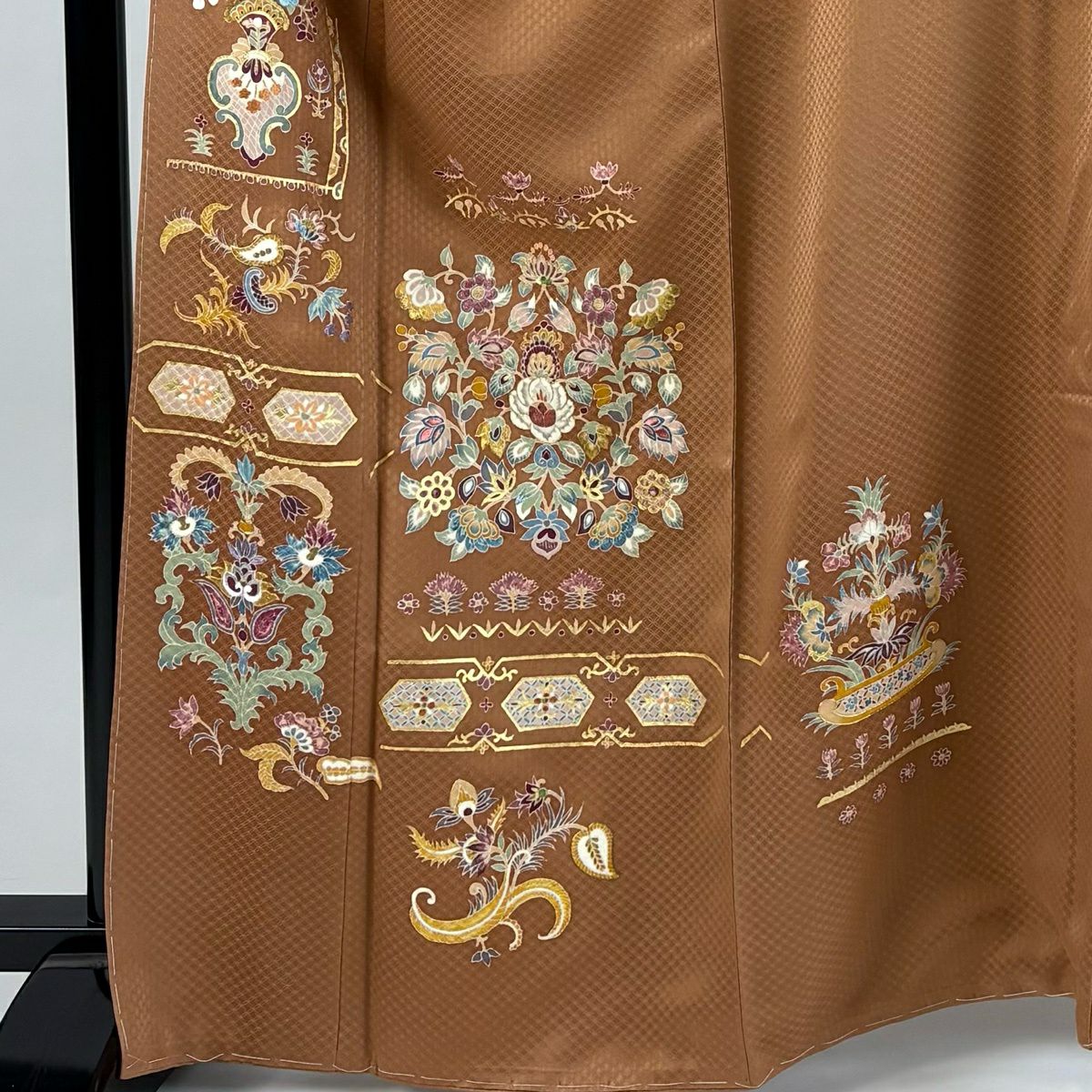 付下 身長165cm 袖長66cm M 雙層 落款 草花紋紋 金絲 金銀彩 淺茶 純蠶絲 秀品級 三つ紋