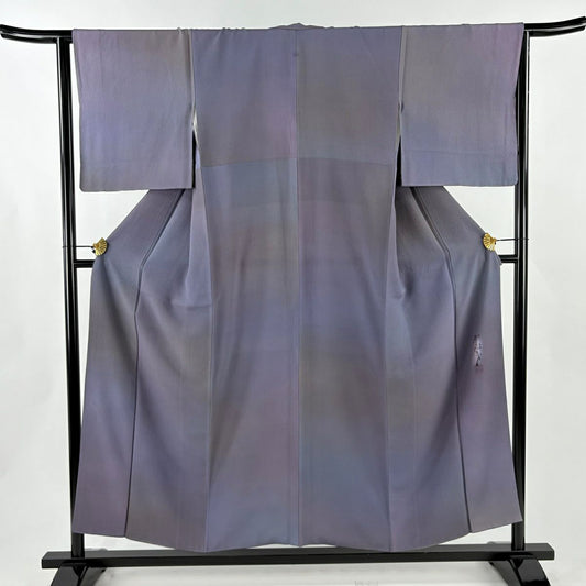 【美品】 小紋 身長153.5cm 袖長64cm M 雙層 斉藤三才 落款あり 漸層圖案 灰紫 純蠶絲 秀品級 一つ紋