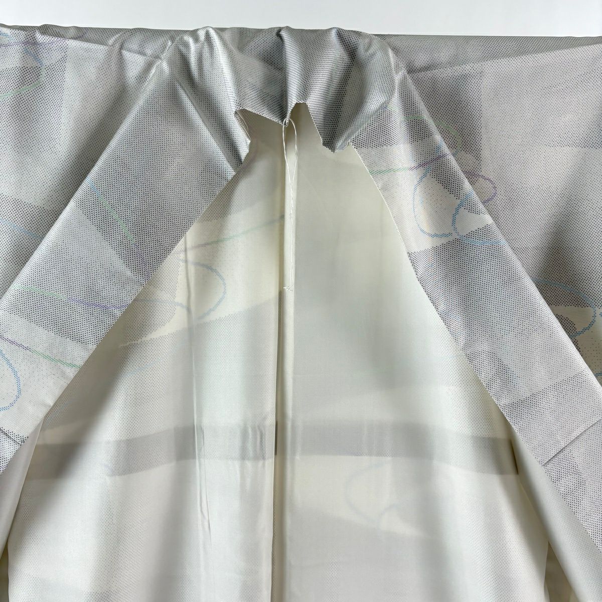 【美品】 紬織 身長164cm 袖長67.5cm L 雙層 幾何圖案 灰白 純蠶絲 逸品級