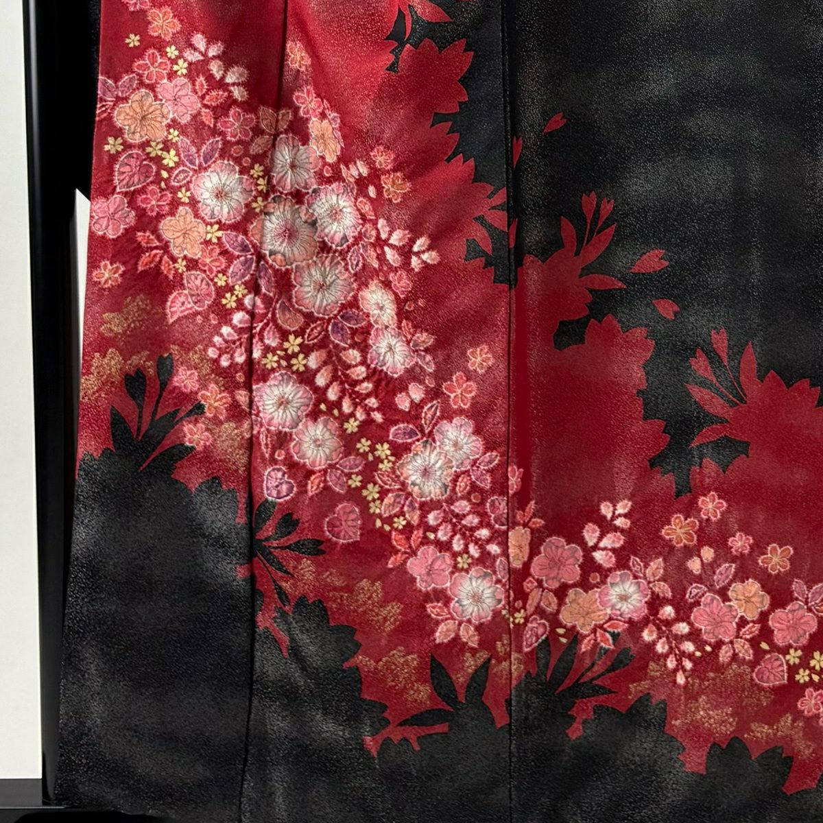 振袖禮服 身長156.5cm 袖長64.5cm M 雙層 徳永憲峯 落款あり 草花紋紋 輪廓 銀通し 絞染 紅 純蠶絲 逸品級