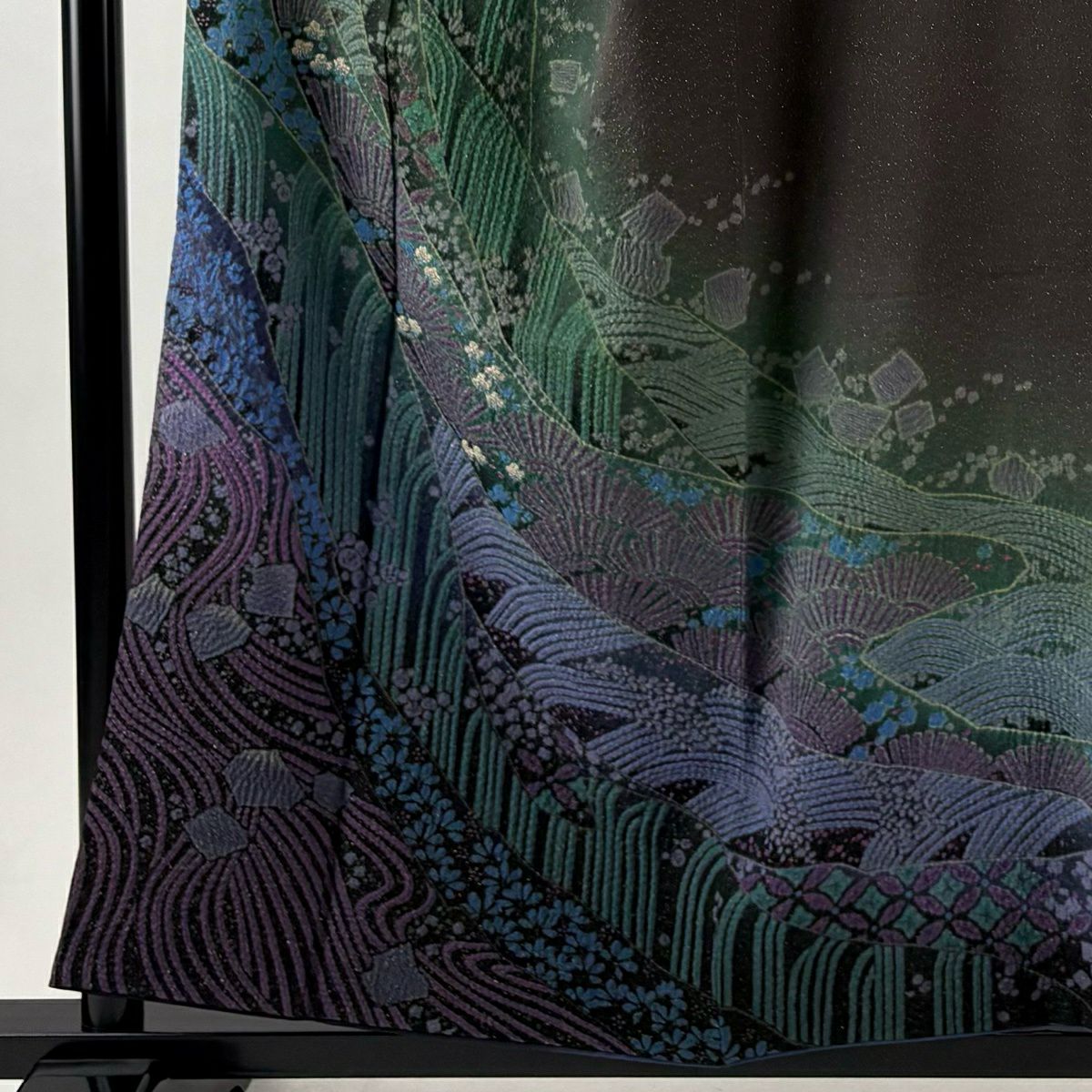【美品】訪問服 身長157.5cm 袖長63cm S 雙層 滝泰 鈴乃屋 落款あり 松樹梅花 波 金通し 絞染 綠 純蠶絲 逸品級