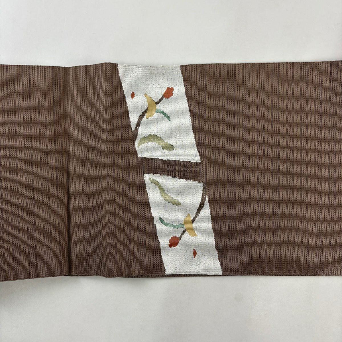 【美品】 名古屋帶 優品級 松樹葉仕立 八寸名古屋帶 草花紋紋 幾何學圖案 金金箔 茶 純蠶絲
