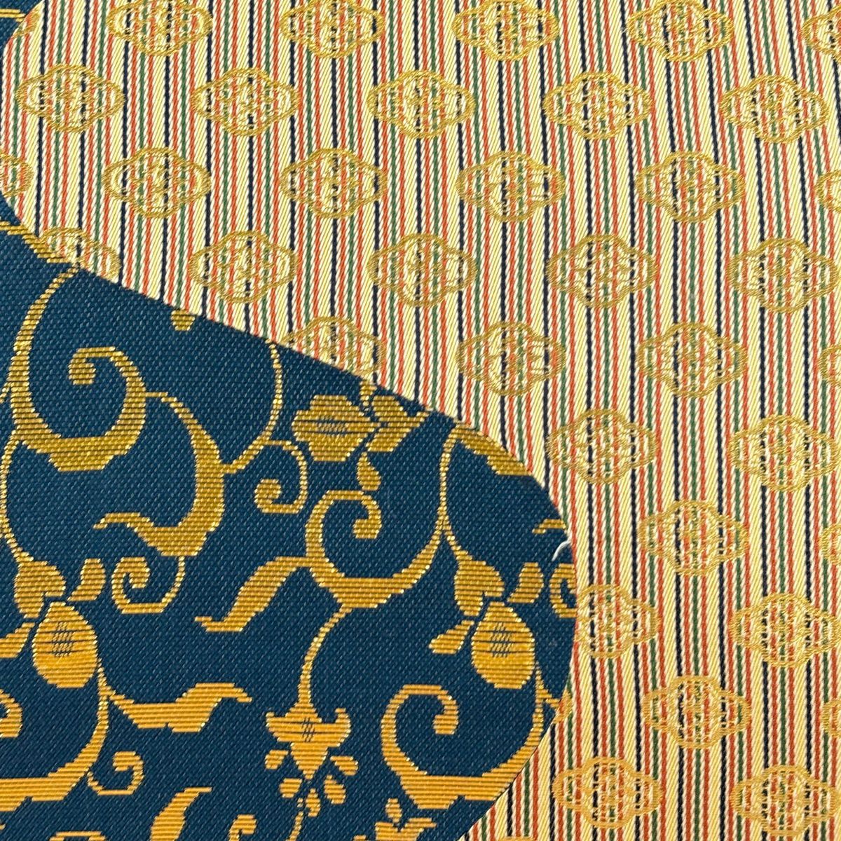 【美品】 袋帶 秀品級 花唐草紋 縞 金金箔 深藍色 お太鼓圖案 純蠶絲