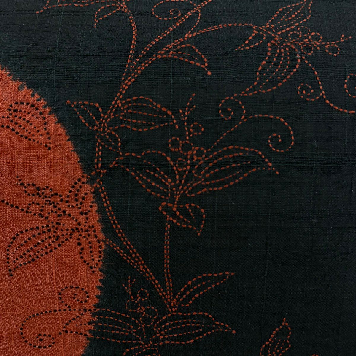 【美品】名古屋帶 秀品級 紬織織 花唐草紋 刺繡 墨 純蠶絲