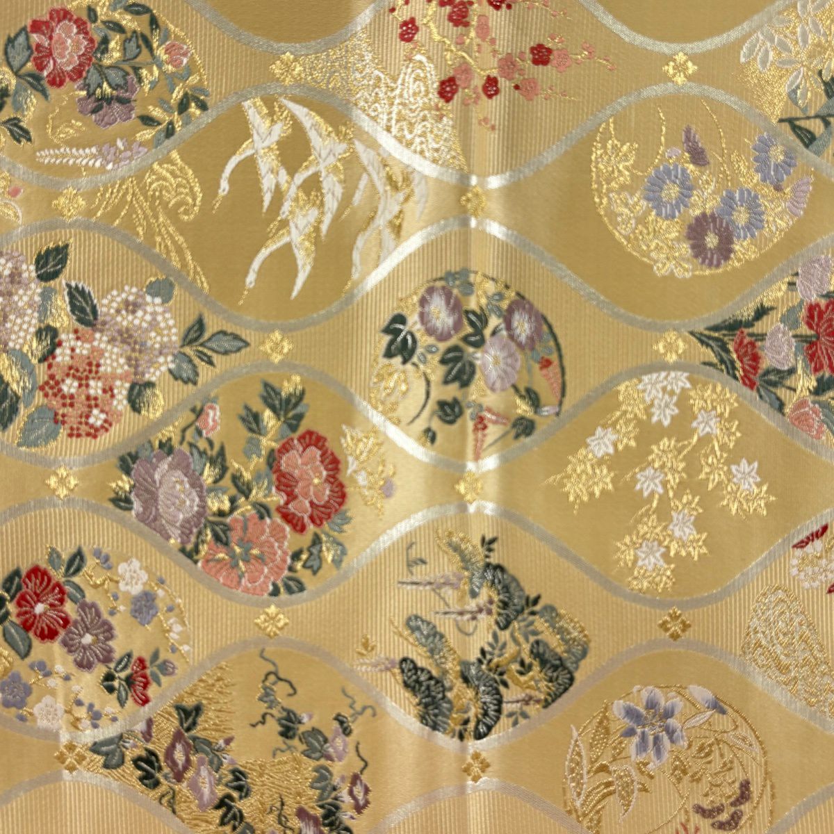 【美品】 袋帶 秀品級 立涌 草花紋 金糸 金金箔 米色 六通 純蠶絲