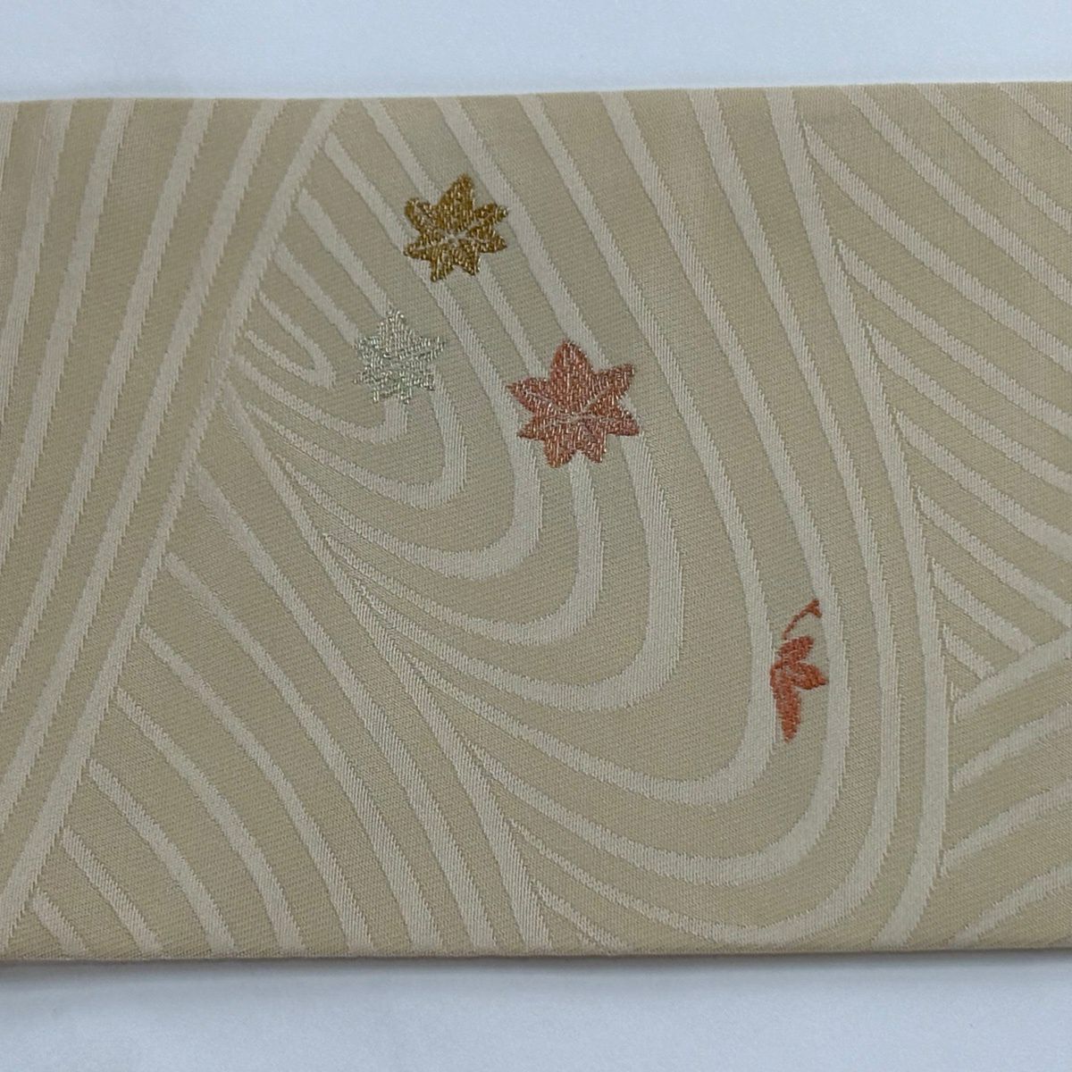【美品】 名古屋帶 秀品級 波頭 楓葉 金絲 奶油色 純蠶絲