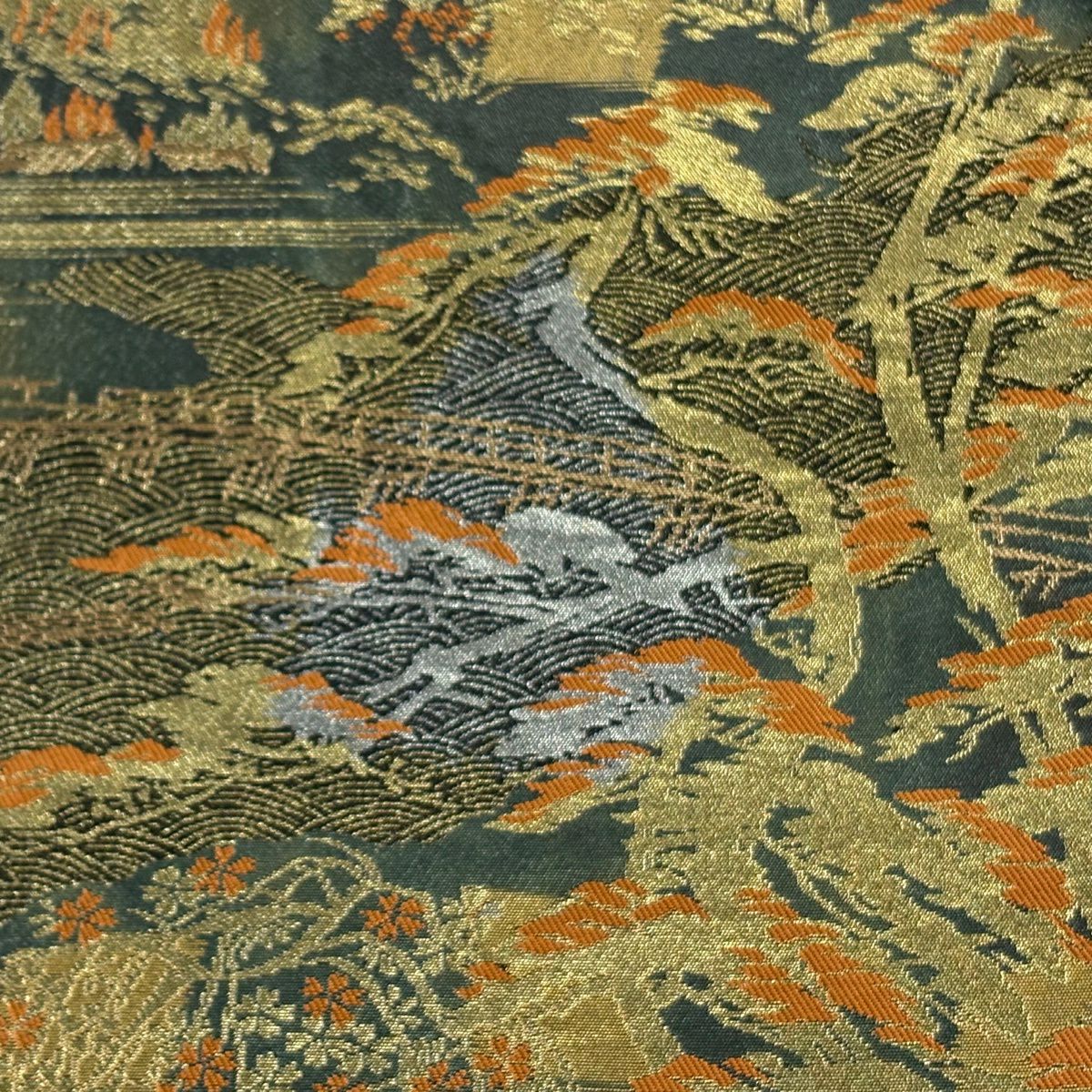 【美品】 袋帶 秀品級 服部織物 落款あり 山並 樹木 金金箔 金色 六通 純蠶絲