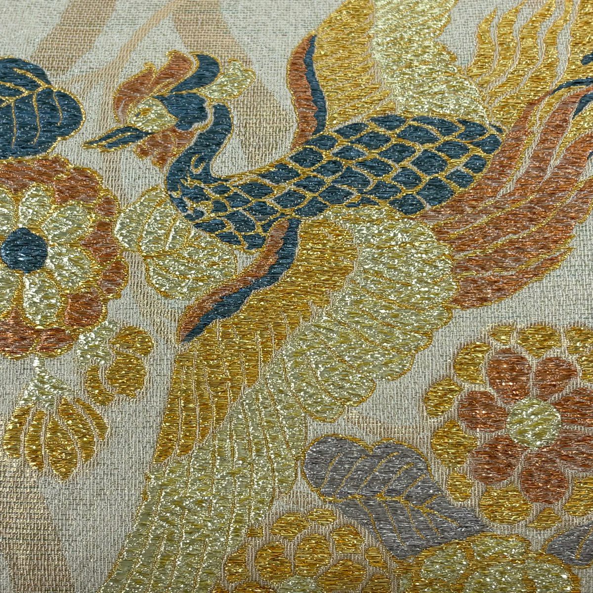 【美品】 袋帶 秀品級 となみ織物 落款 鳳凰 草花紋 金絲 金金箔 米色 六通 純蠶絲