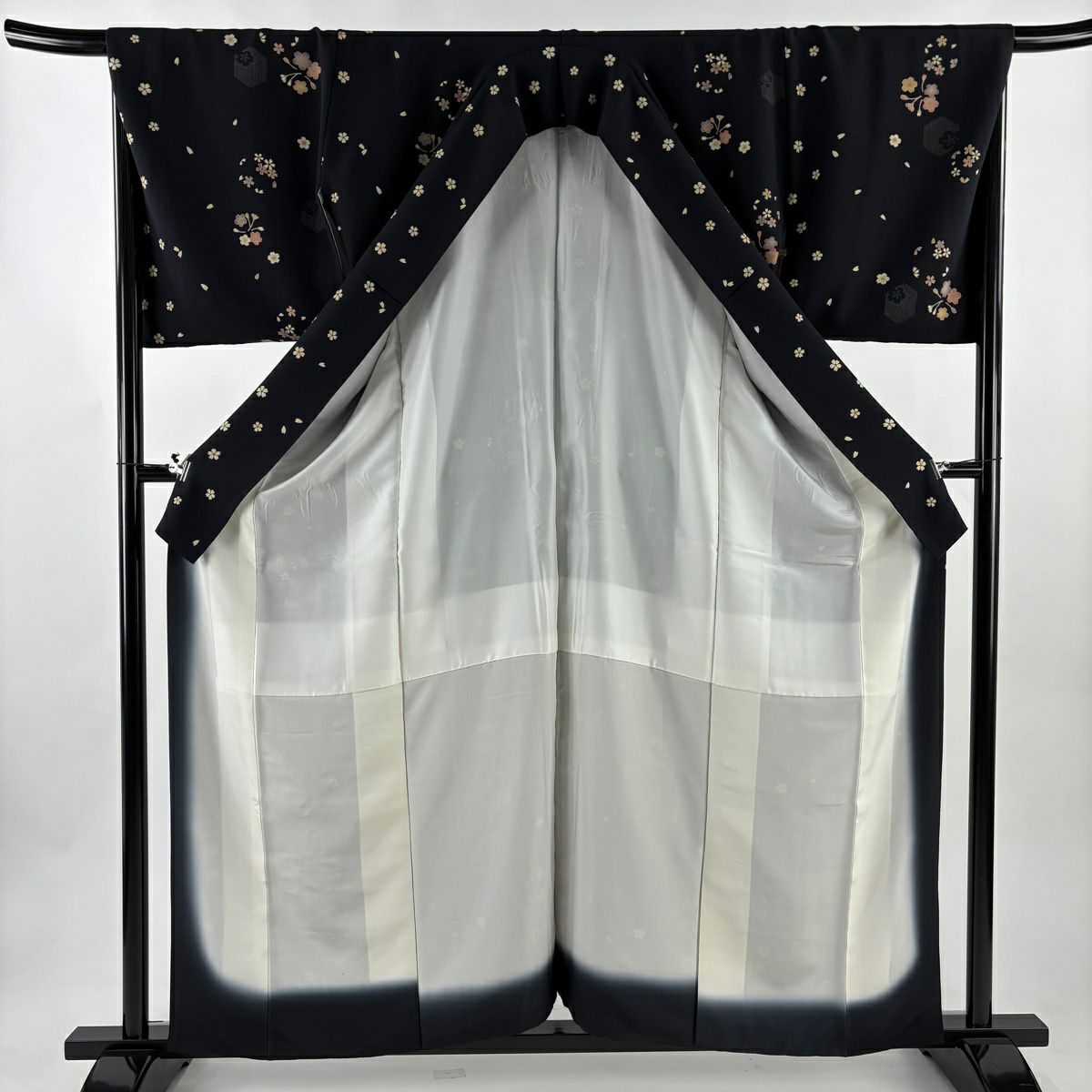 【美品】 小紋 身長160.5cm 袖長67cm M 雙層 櫻花 龜甲 金銀彩 黑 純蠶絲 優品級