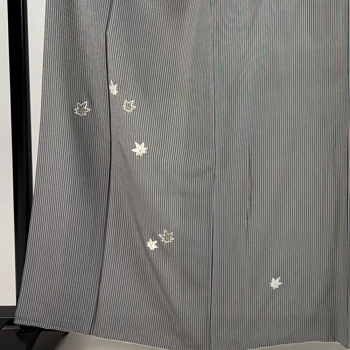 【美品】 付下 身長162.5cm 袖長67.5cm L 雙層 楓樹 縱條 刺繡 金線 黑灰 純蠶絲 優品級