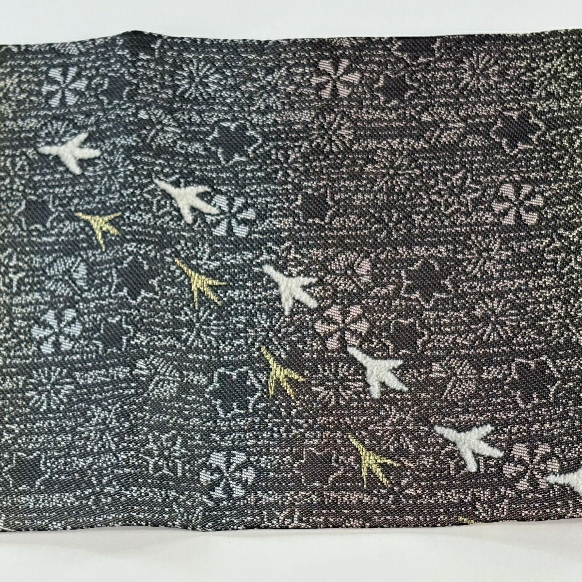 【美品】 名古屋帶 逸品級 落款あり 光蔵 鳥 シマエナガ 金糸 ぼかし 灰色 純蠶絲